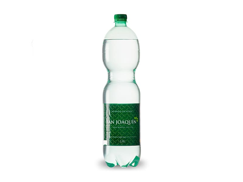 Fotografías para catálogo publicitario de botellas de agua con gas